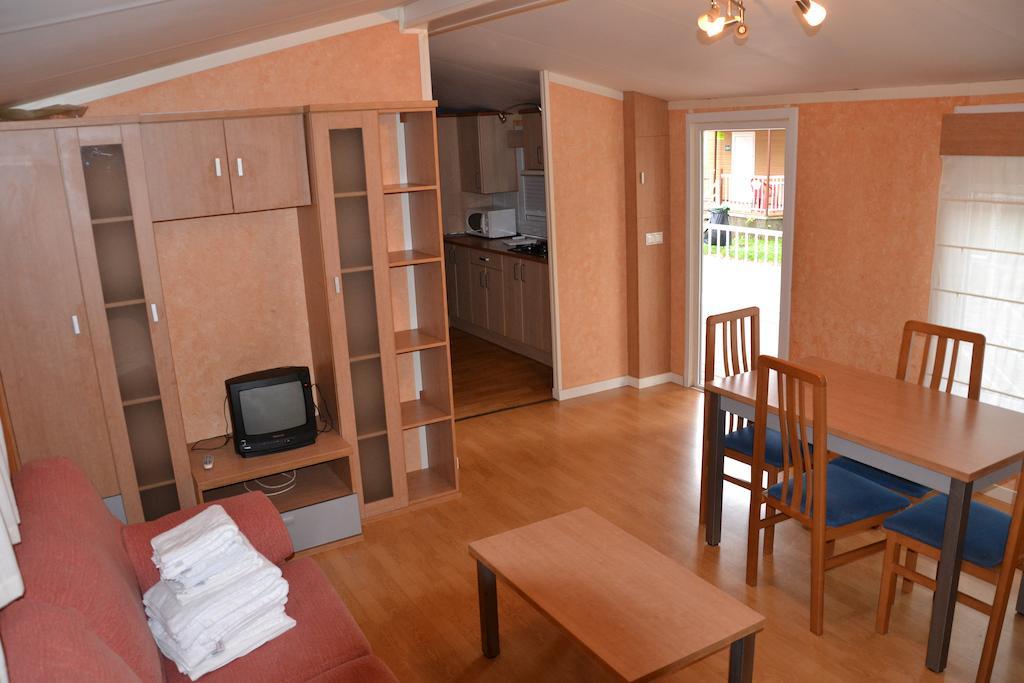Camping Fuentes Blancas Burgo Værelse billede