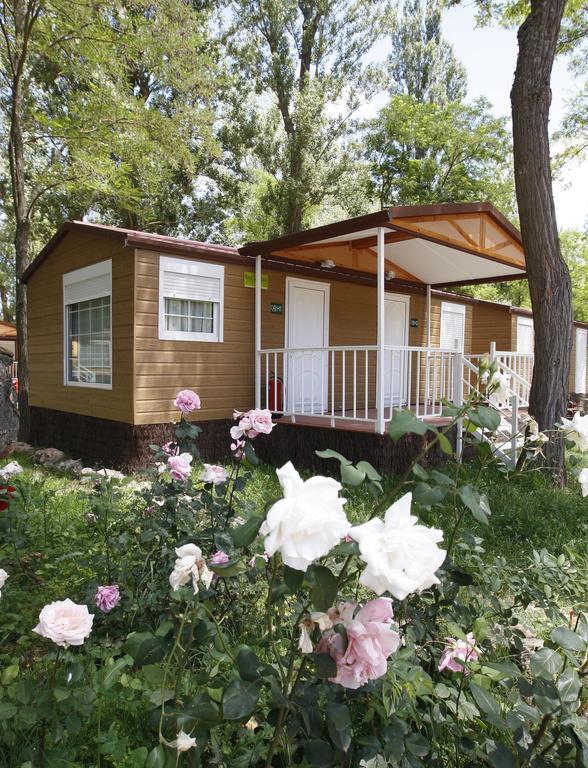 Camping Fuentes Blancas Burgo Værelse billede